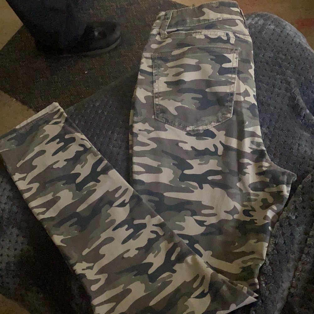Camouflage high rise skinny jeans, size 7
